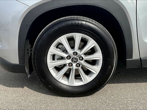 Used 2025 Toyota Grand Highlander FWD image 11