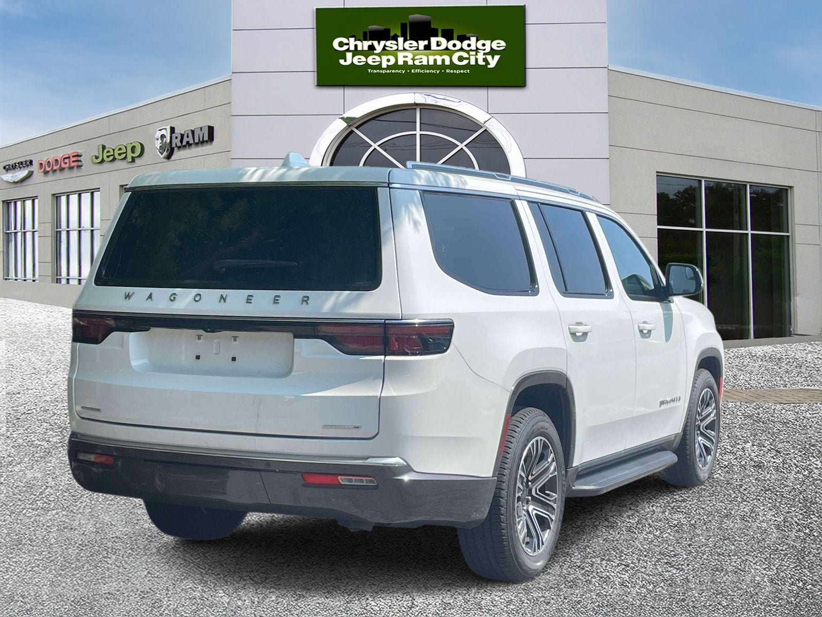 Used 2022 Jeep Wagoneer Series III w/ Flexible Seating Group AWD/4WD image 6