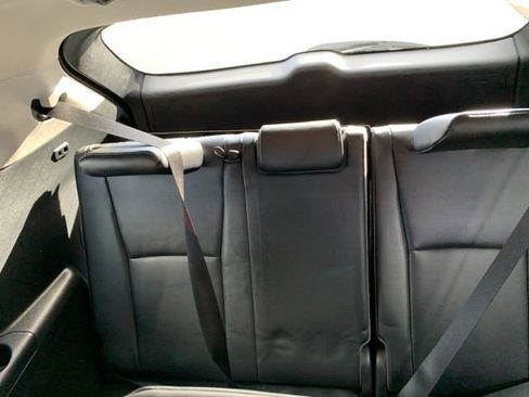 Used 2023 Toyota Highlander XLE image 32