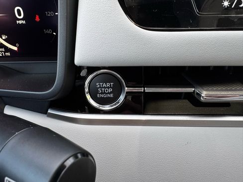 New 2025 Mitsubishi Outlander AWD image 37