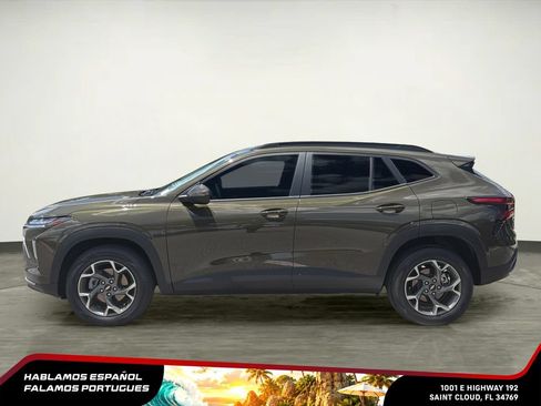 Used 2024 Chevrolet Trax LT w/ Driver Confidence Package FWD image 3