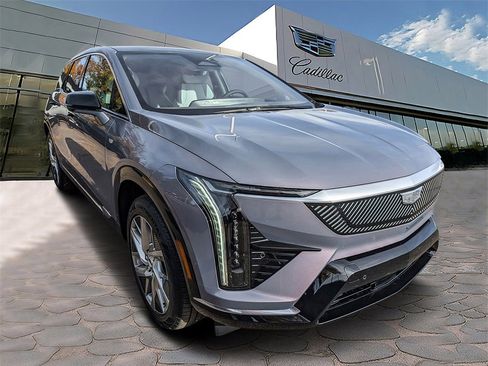 New 2026 Cadillac Optiq Luxury 1 image 4