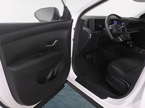 New 2026 Hyundai Tucson SE image 19