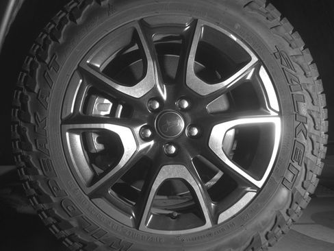 Used 2025 Jeep Compass Trailhawk AWD/4WD image 12