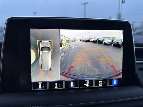 Used 2022 GMC Yukon XL SLT w/ SLT Premium Package AWD/4WD image 19