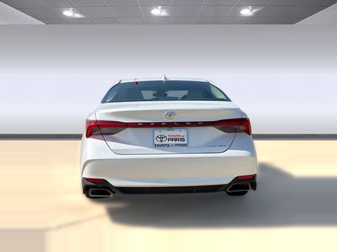 Used 2019 Toyota Avalon Limited image 10