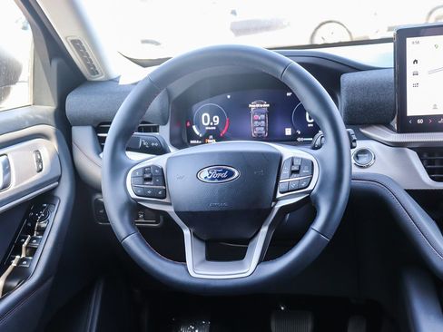 Used 2026 Ford Explorer Active RWD image 15