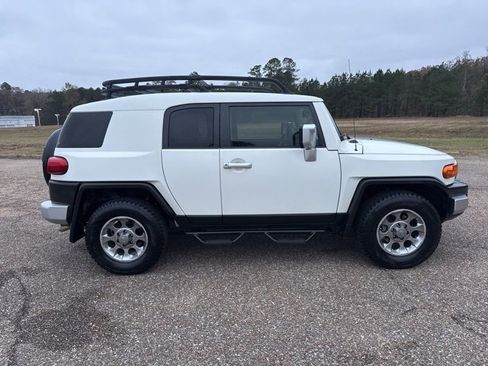 Used 2012 Toyota FJ Cruiser Base image 7