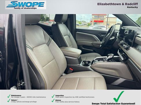 Used 2025 Chevrolet Colorado ZR2 w/ Technology Package AWD/4WD image 22