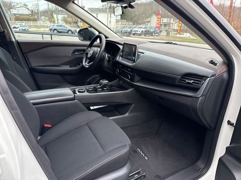 Used 2023 Nissan Rogue S image 24