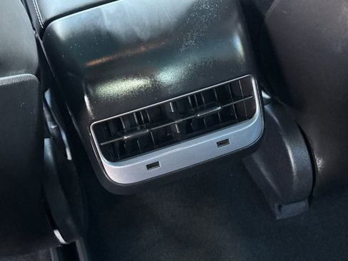 Used 2018 Tesla Model 3 Long Range image 29