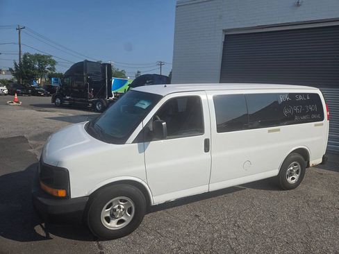 Used 2006 Chevrolet Express 1500 LS AWD/4WD image 2