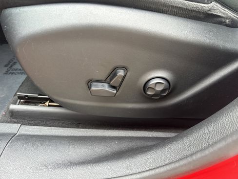 Used 2019 Jeep Cherokee Trailhawk image 6