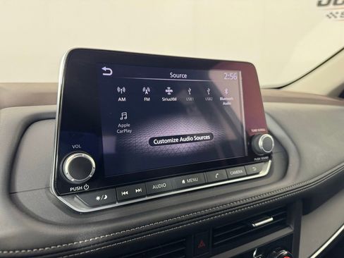Used 2023 Nissan Rogue S FWD image 18