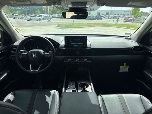 Certified 2025 Honda Pilot EX-L image 17