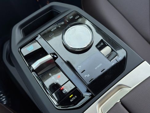 Used 2022 BMW iX xDrive50 w/ Sport Package image 34