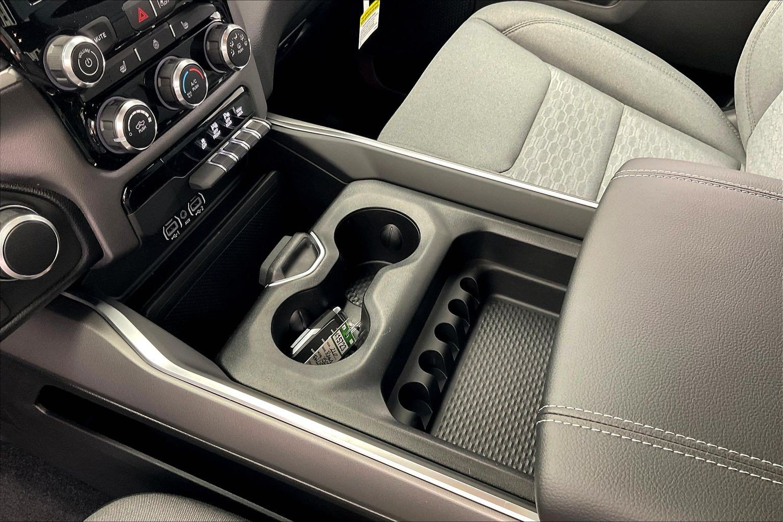 New 2026 RAM 1500 Big Horn AWD/4WD image 9