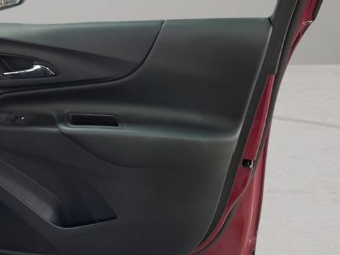 Used 2021 Chevrolet Equinox LT FWD image 16