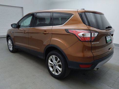 Used 2017 Ford Escape SE w/ SE Cold Weather Package AWD/4WD image 3