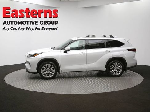 Used 2024 Toyota Highlander Platinum AWD/4WD image 65
