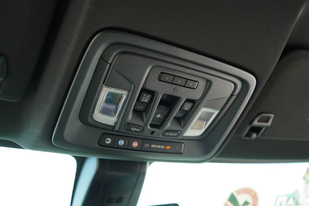 Used 2022 Chevrolet Silverado 2500 High Country w/ Z71 Off-Road Package AWD/4WD image 11