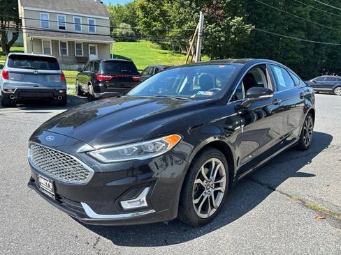 Used 2020 Ford Fusion Titanium FWD image 3
