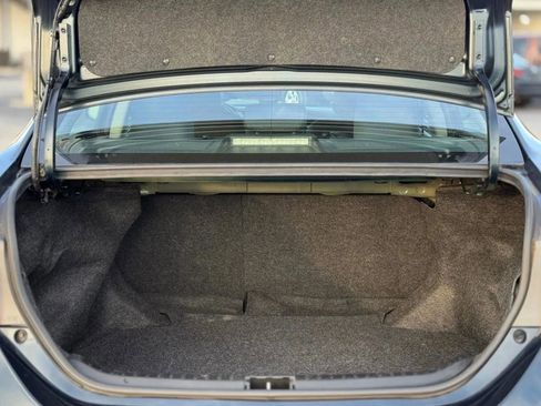 Used 2019 Toyota Corolla L image 27