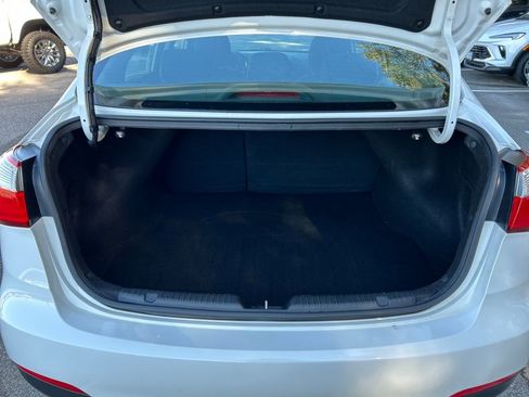 Used 2016 Kia Forte LX image 24