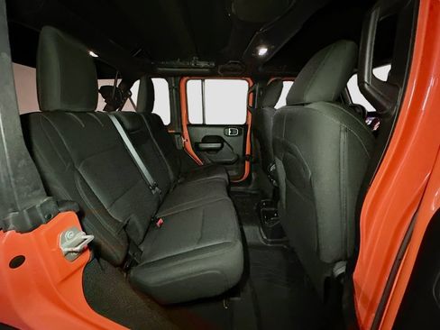 Used 2018 Jeep Wrangler Unlimited Sport S AWD/4WD image 38