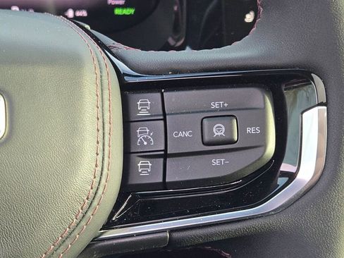 Used 2025 Jeep Wagoneer S Launch Edition image 32