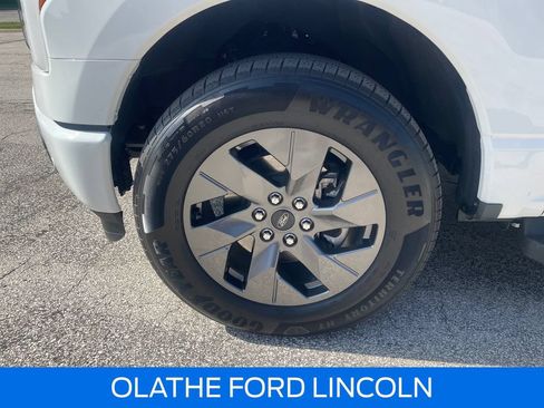 Certified 2024 Ford F150 Lightning Flash AWD/4WD image 27