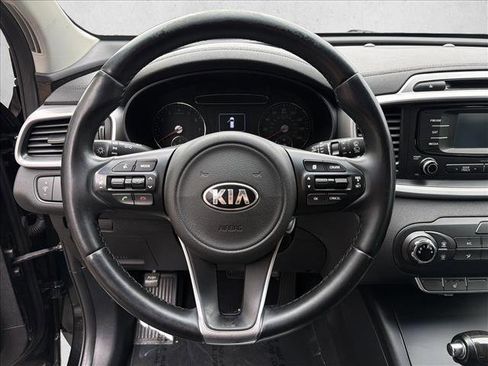 Used 2016 Kia Sorento LX w/ LX Convenience Package image 14