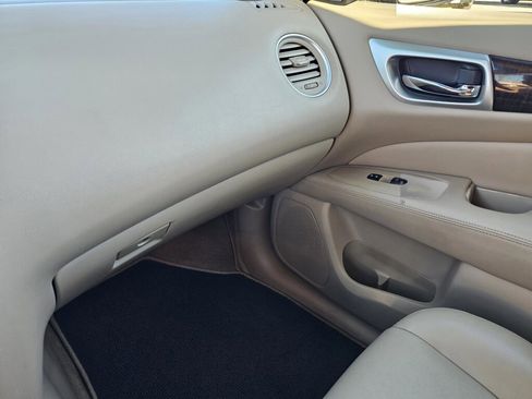 Used 2015 Nissan Pathfinder Platinum image 31