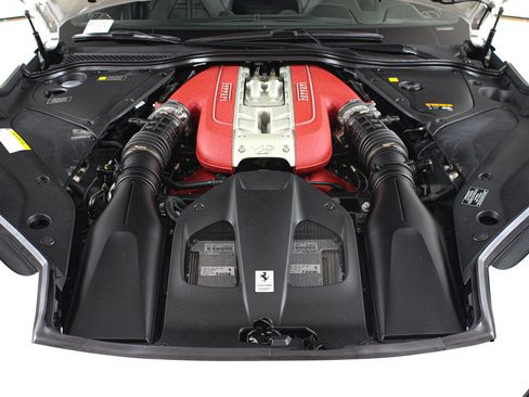Used 2020 Ferrari 812 Superfast RWD image 64