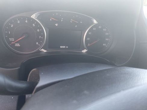 Used 2021 GMC Terrain SLE w/ Driver Convenience Package image 2