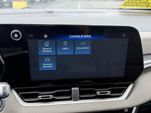 New 2026 Chevrolet Equinox LT w/ Convenience Package II AWD/4WD image 29