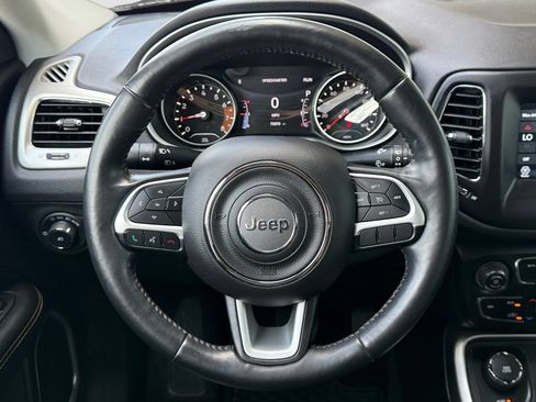 Used 2018 Jeep Compass Latitude w/ Popular Equipment Group AWD/4WD image 19