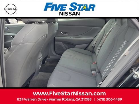 Used 2024 Hyundai Elantra SEL FWD image 6