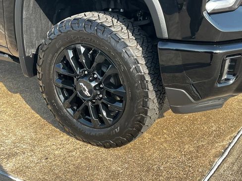 Used 2025 Chevrolet Silverado 2500 LTZ w/ Trail Boss Package image 29