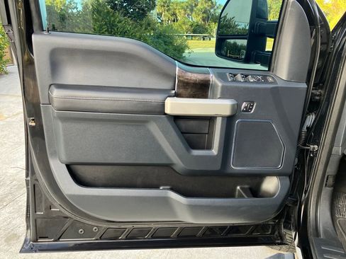 Certified 2022 Ford F250 Lariat w/ Lariat Ultimate Package image 26