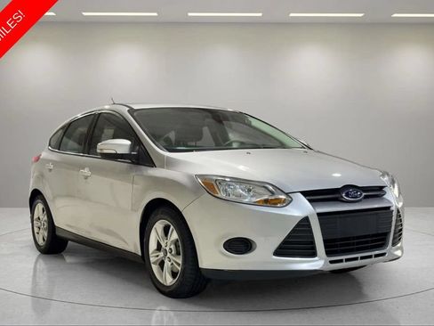 Used 2013 Ford Focus SE w/ SE Winter Pkg FWD image 1