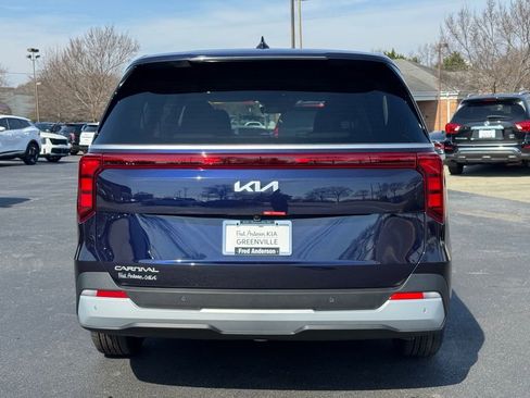 New 2026 Kia Carnival LX image 4