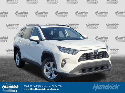 Used 2019 Toyota RAV4 XLE FWD image 1