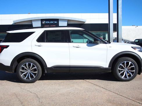 New 2026 Ford Explorer ST-Line image 13