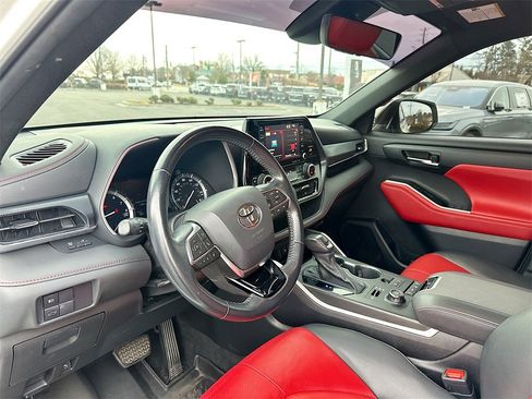 Used 2021 Toyota Highlander XSE image 10
