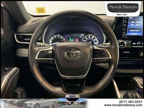 Used 2022 Toyota Highlander XSE image 16