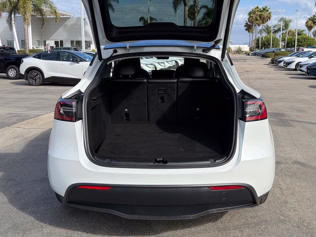 Used 2024 Tesla Model Y Long Range RWD image 8