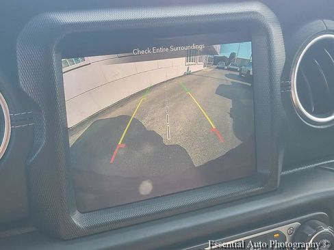 Certified 2019 Jeep Wrangler Unlimited Sahara w/ Quick Order Package 24M Moab AWD/4WD image 22