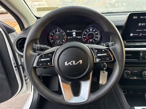 Used 2022 Kia Forte LXS w/ LXS Technology Package image 28