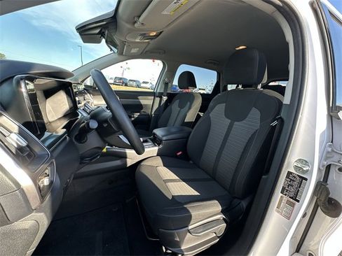 Used 2022 Kia Sorento LX image 13